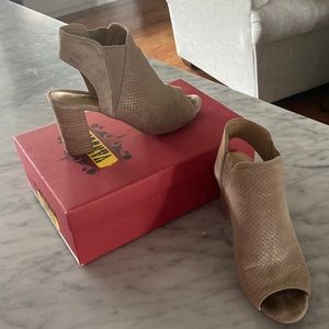Vaneli peep toe booties
